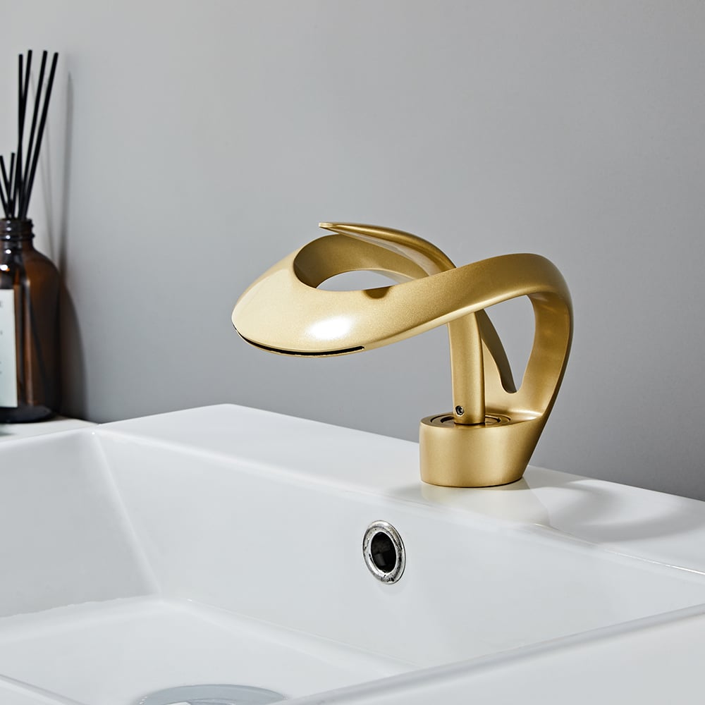 Waterfall Bathroom Sink Faucet in Gold Single Handle Solid Brass